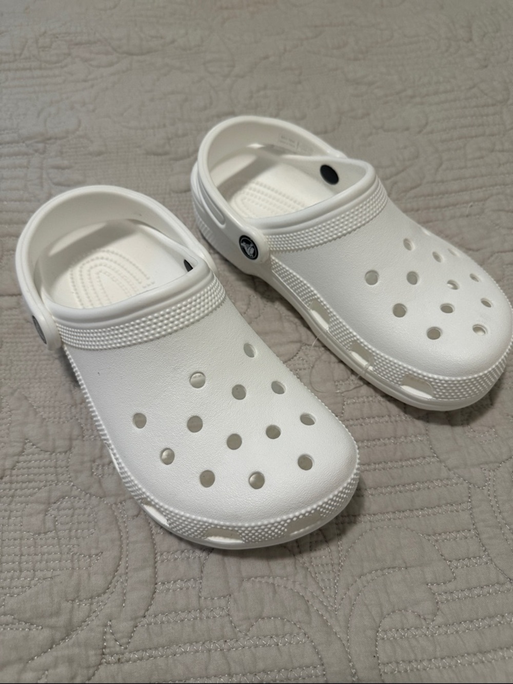 CROCS Classic Kids White Clogs size 4 NWOT
